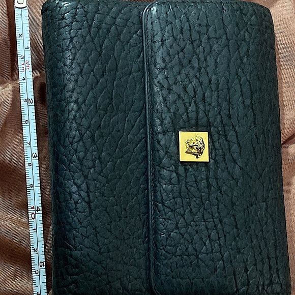 Vintage Pre-owned Gianni Versace Medusa Tri-fold black leather wallet/planner - Picture 5 of 16